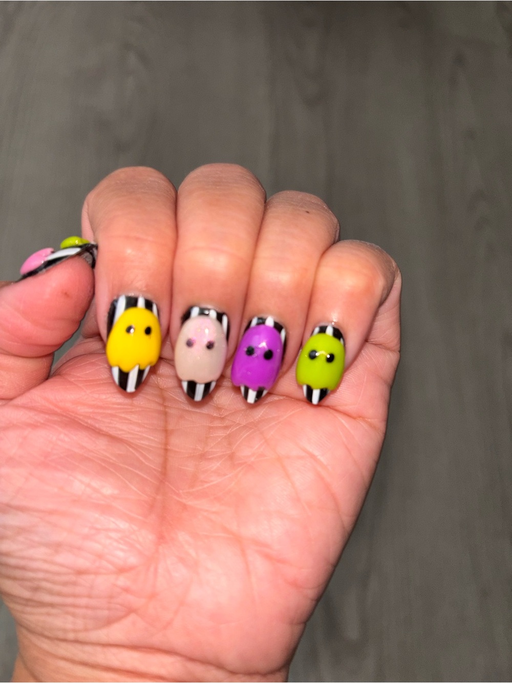 Cute Ghosts Press On Nails - small almond 20pcs/set